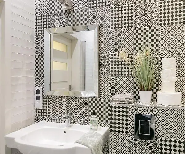 Fall In Apartment Krakau